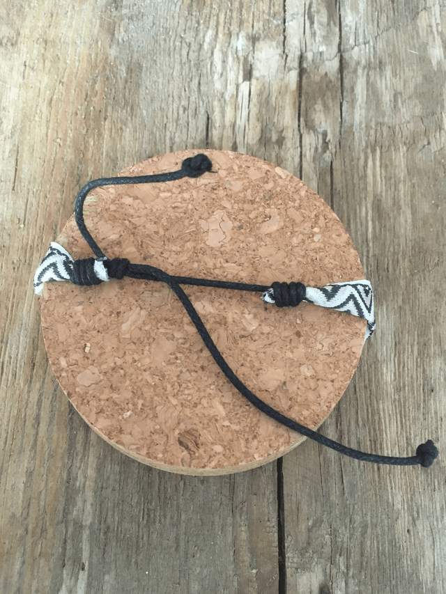 BRACELET RUBAN MOTIF ETHNIQUE