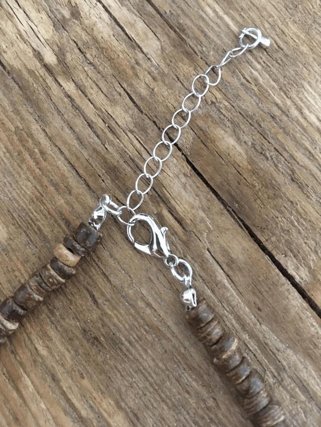 COLLIER A PERLES DE BOIS