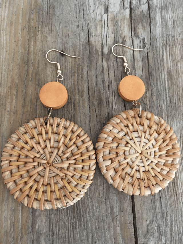 BOUCLES D&#039;OREILLES EN ROTIN